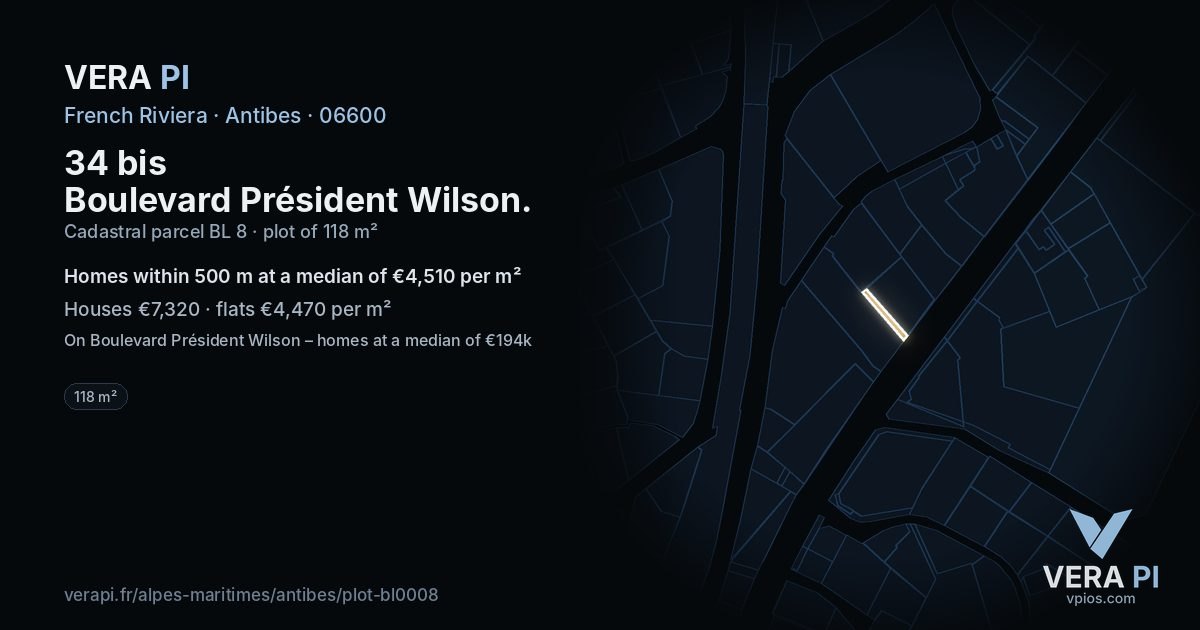 34 bis Boulevard Président Wilson, Antibes at night – the plot lit, the parcels around coloured by the prices near them