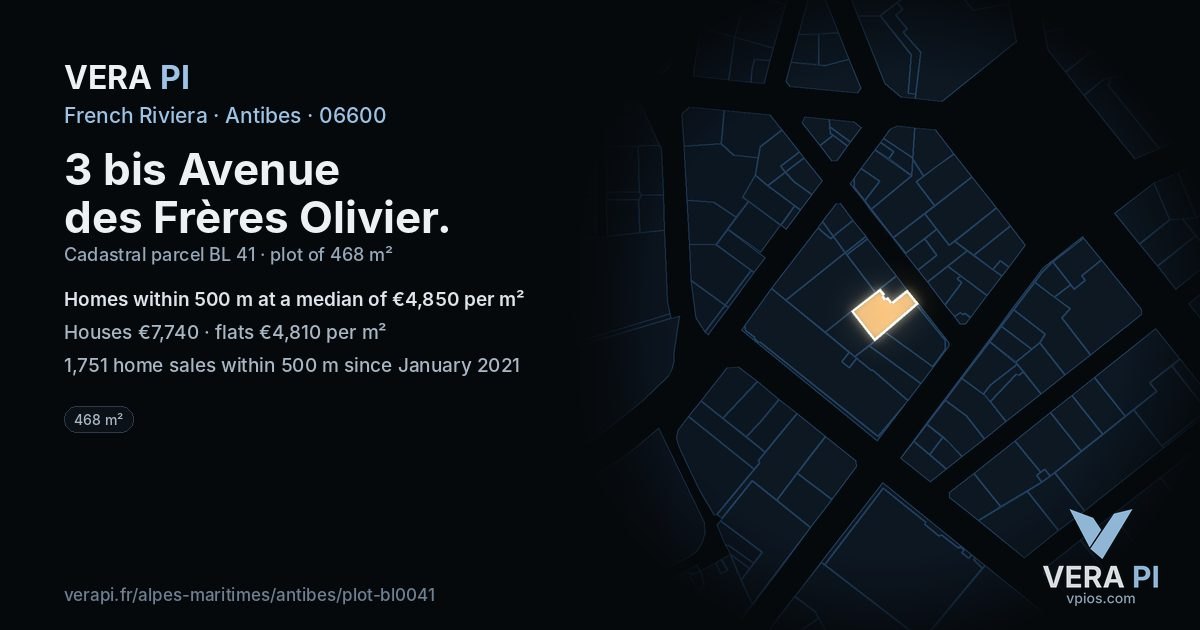 3 bis Avenue des Frères Olivier, Antibes at night – the plot lit, the parcels around coloured by the prices near them