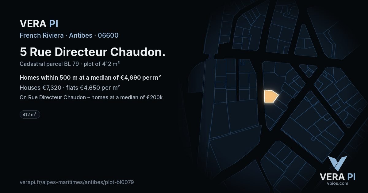 5 Rue Directeur Chaudon, Antibes at night – the plot lit, the parcels around coloured by the prices near them