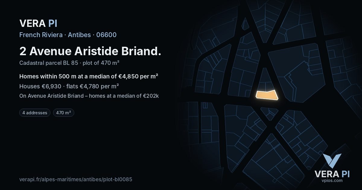 2 Avenue Aristide Briand, Antibes at night – the plot lit, the parcels around coloured by the prices near them