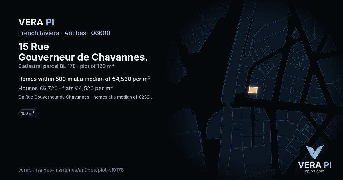 15 Rue Gouverneur de Chavannes, Antibes at night – the plot lit, the parcels around coloured by the prices near them