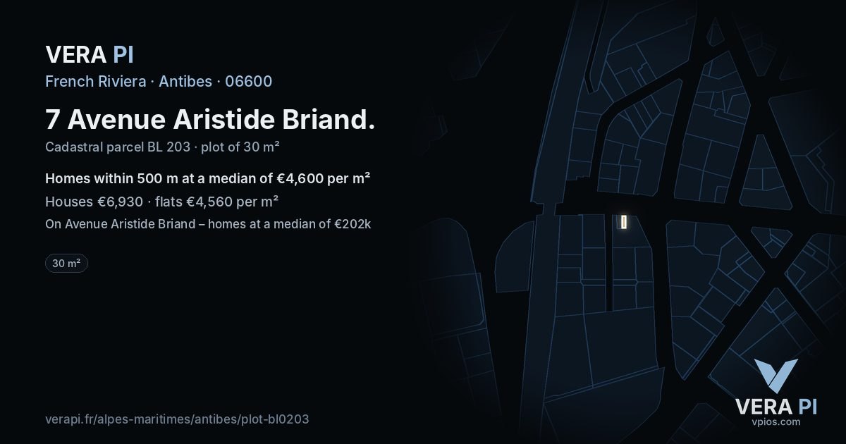 7 Avenue Aristide Briand, Antibes at night – the plot lit, the parcels around coloured by the prices near them