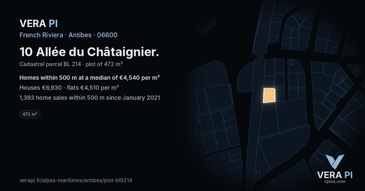 10 Allée du Châtaignier, Antibes at night – the plot lit, the parcels around coloured by the prices near them
