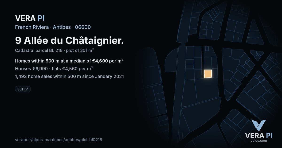 9 Allée du Châtaignier, Antibes at night – the plot lit, the parcels around coloured by the prices near them