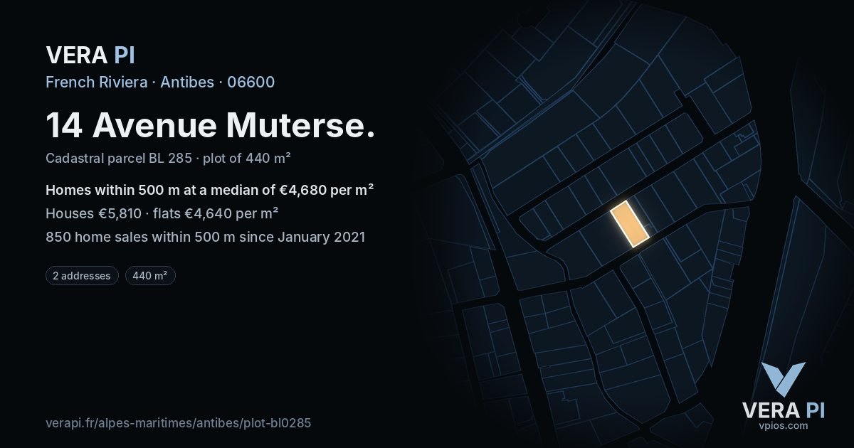 14 Avenue Muterse, Antibes at night – the plot lit, the parcels around coloured by the prices near them