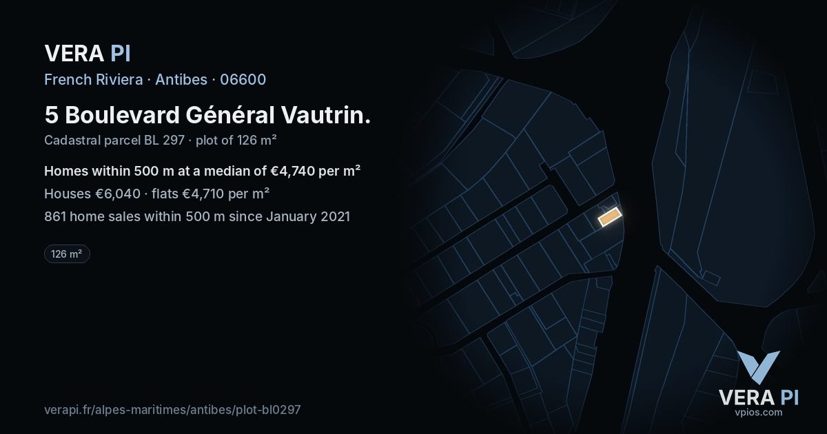 5 Boulevard Général Vautrin, Antibes at night – the plot lit, the parcels around coloured by the prices near them