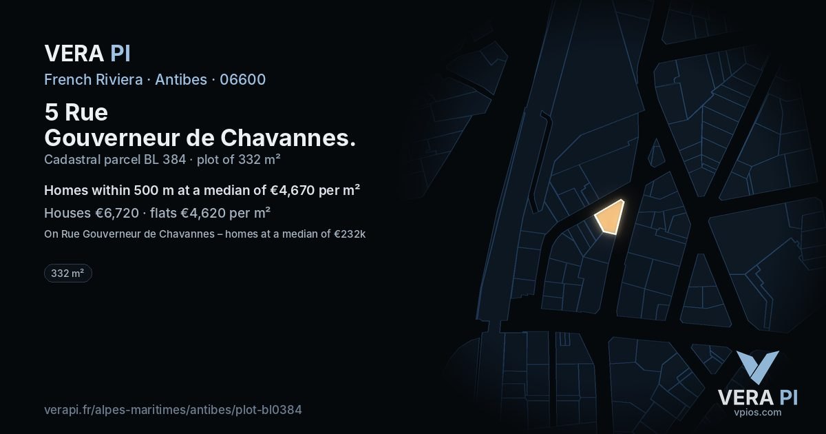 5 Rue Gouverneur de Chavannes, Antibes at night – the plot lit, the parcels around coloured by the prices near them