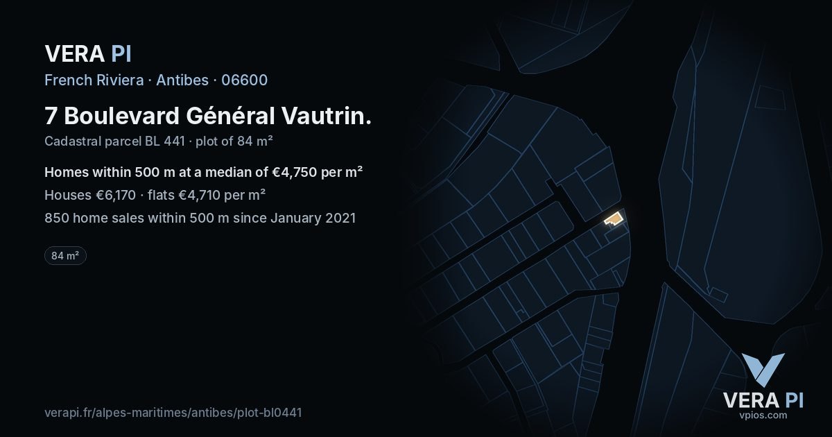 7 Boulevard Général Vautrin, Antibes at night – the plot lit, the parcels around coloured by the prices near them