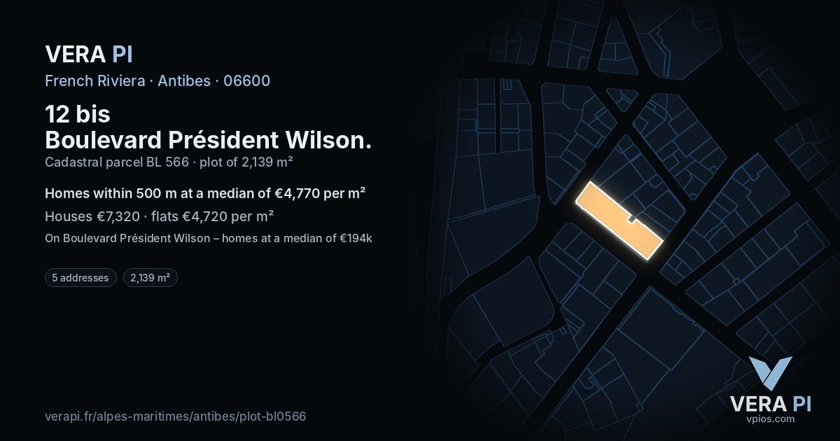12 bis Boulevard Président Wilson, Antibes at night – the plot lit, the parcels around coloured by the prices near them