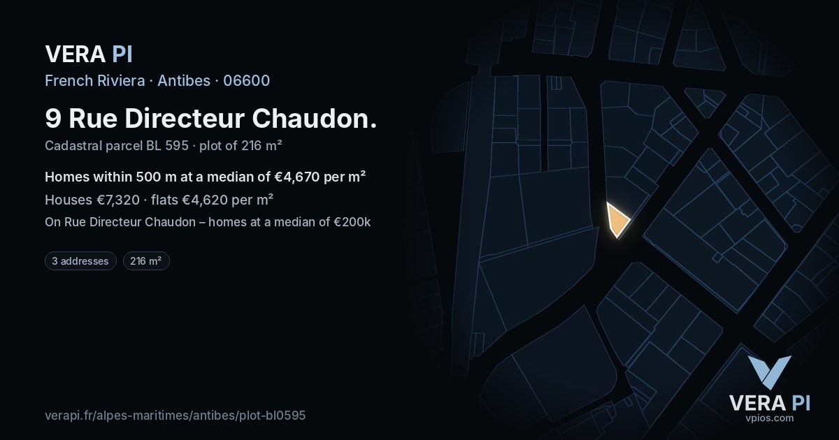 9 Rue Directeur Chaudon, Antibes at night – the plot lit, the parcels around coloured by the prices near them