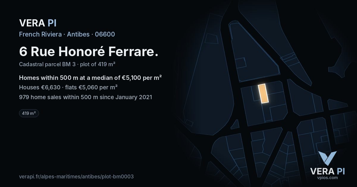 6 Rue Honoré Ferrare, Antibes at night – the plot lit, the parcels around coloured by the prices near them