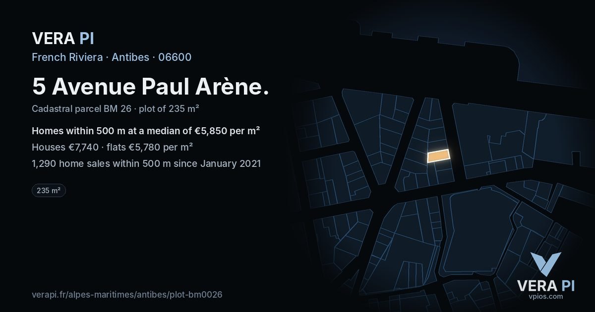 5 Avenue Paul Arène, Antibes at night – the plot lit, the parcels around coloured by the prices near them