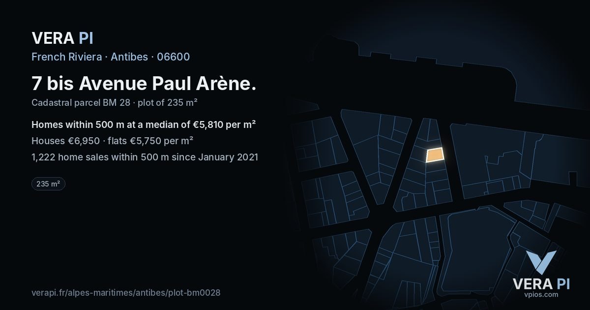 7 bis Avenue Paul Arène, Antibes at night – the plot lit, the parcels around coloured by the prices near them