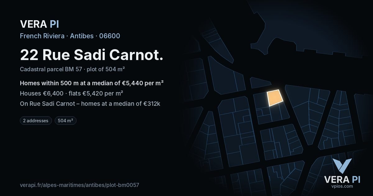 22 Rue Sadi Carnot, Antibes at night – the plot lit, the parcels around coloured by the prices near them