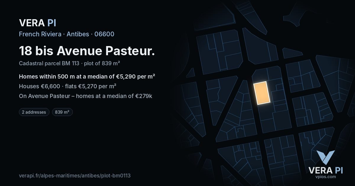 18 bis Avenue Pasteur, Antibes at night – the plot lit, the parcels around coloured by the prices near them