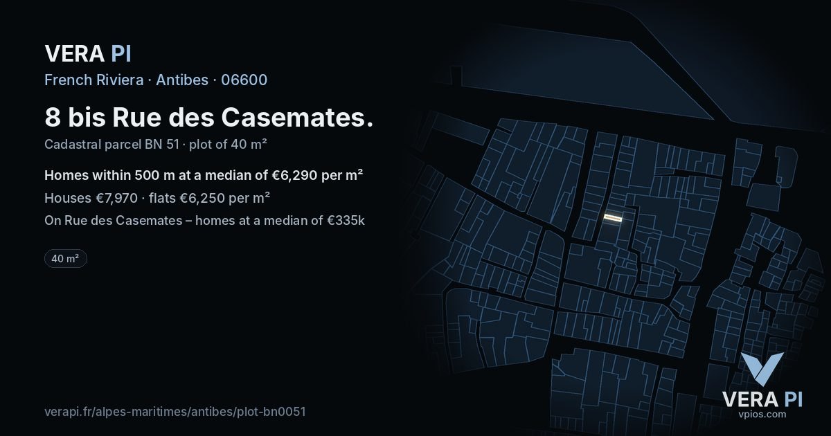 8 bis Rue des Casemates, Antibes at night – the plot lit, the parcels around coloured by the prices near them