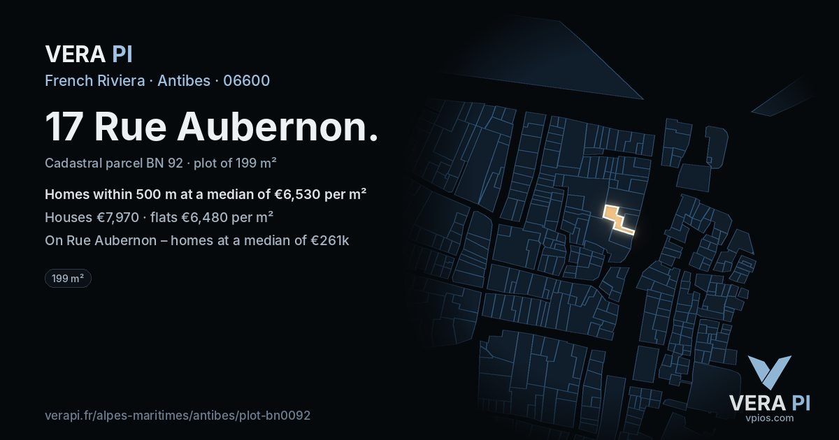 17 Rue Aubernon, Antibes at night – the plot lit, the parcels around coloured by the prices near them