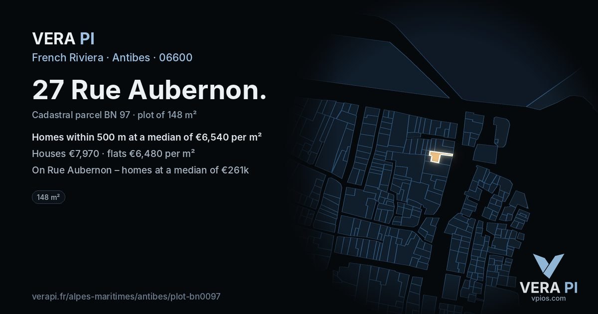 27 Rue Aubernon, Antibes at night – the plot lit, the parcels around coloured by the prices near them