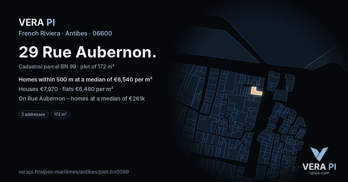 29 Rue Aubernon, Antibes at night – the plot lit, the parcels around coloured by the prices near them