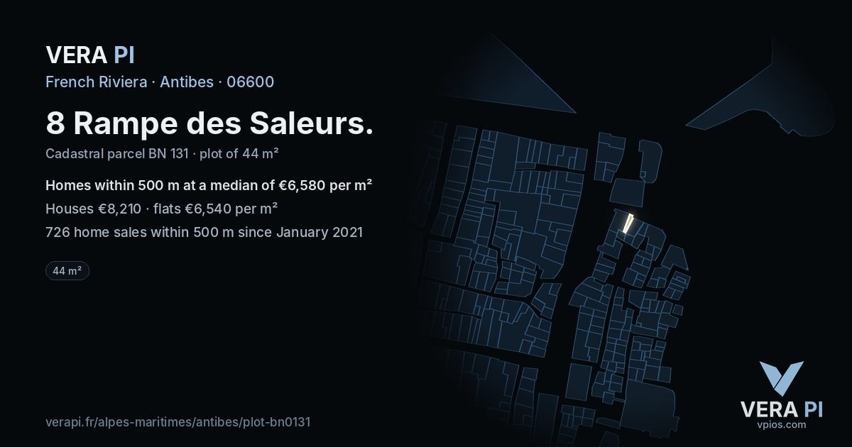 8 Rampe des Saleurs, Antibes at night – the plot lit, the parcels around coloured by the prices near them