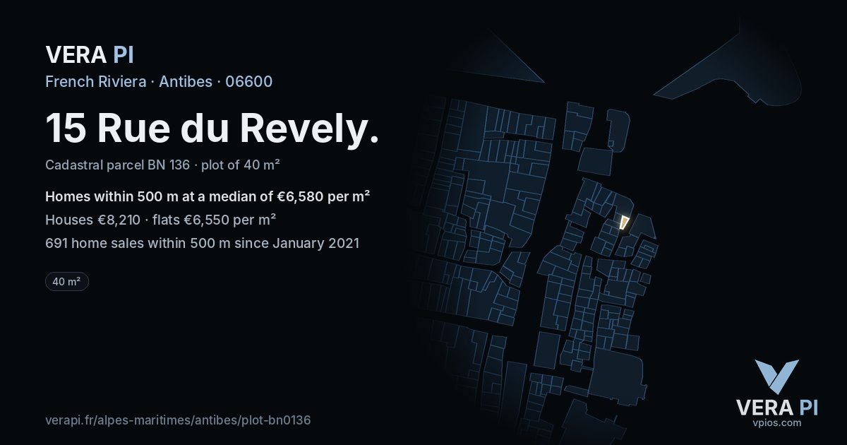 15 Rue du Revely, Antibes at night – the plot lit, the parcels around coloured by the prices near them