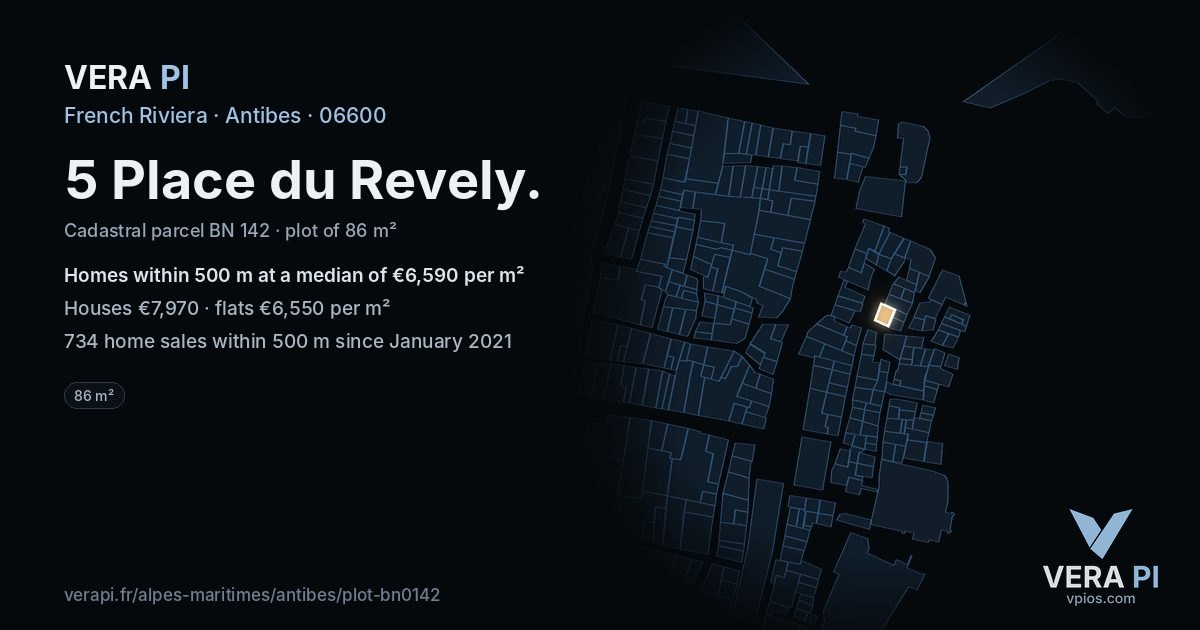 5 Place du Revely, Antibes at night – the plot lit, the parcels around coloured by the prices near them