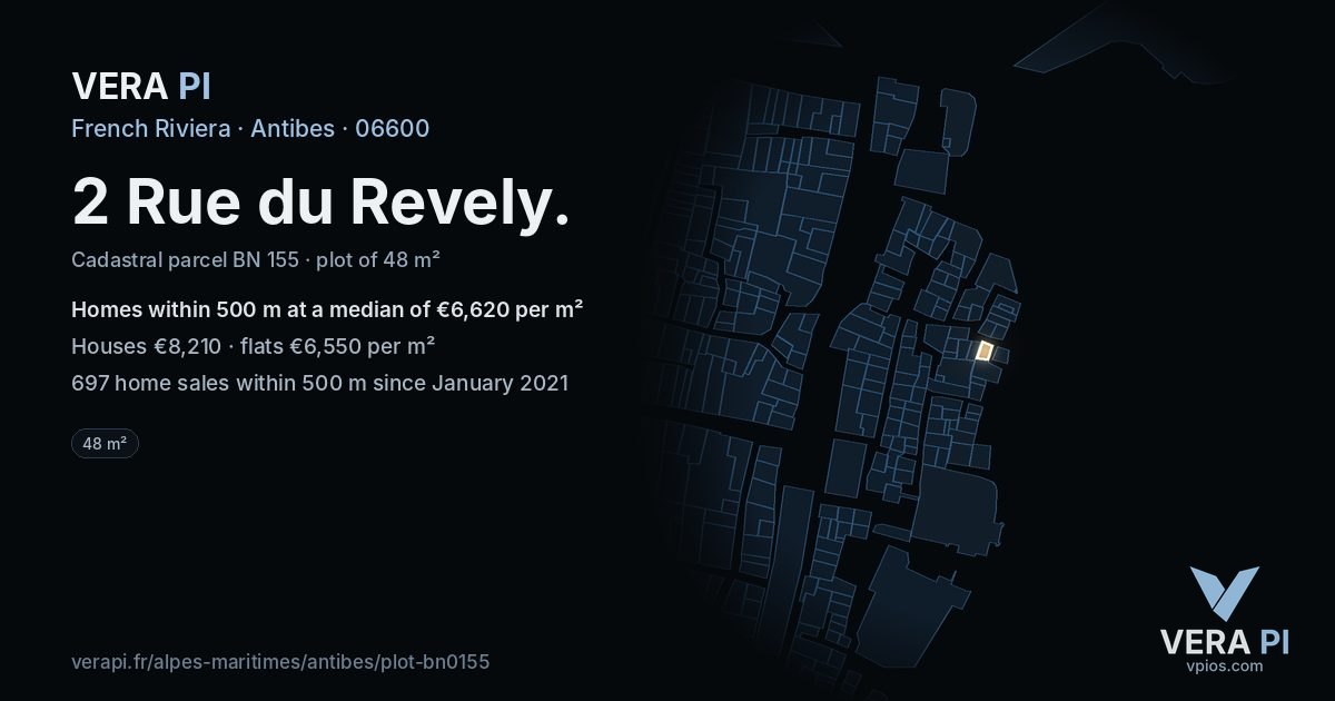2 Rue du Revely, Antibes at night – the plot lit, the parcels around coloured by the prices near them