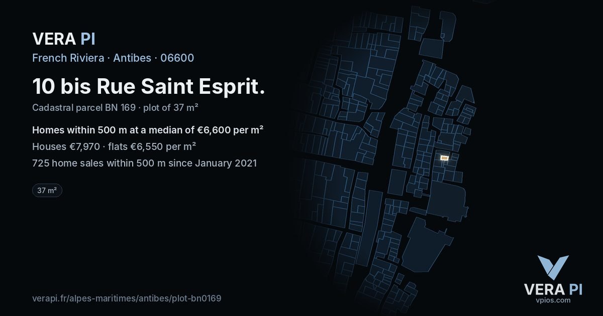 10 bis Rue Saint Esprit, Antibes at night – the plot lit, the parcels around coloured by the prices near them