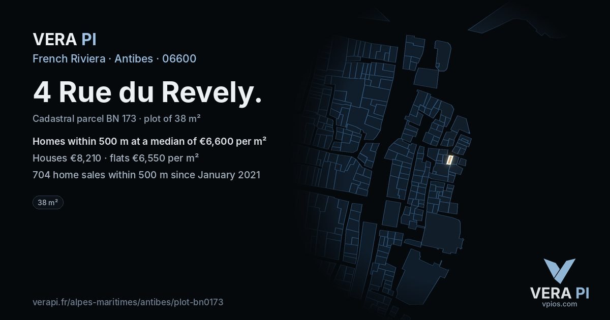 4 Rue du Revely, Antibes at night – the plot lit, the parcels around coloured by the prices near them