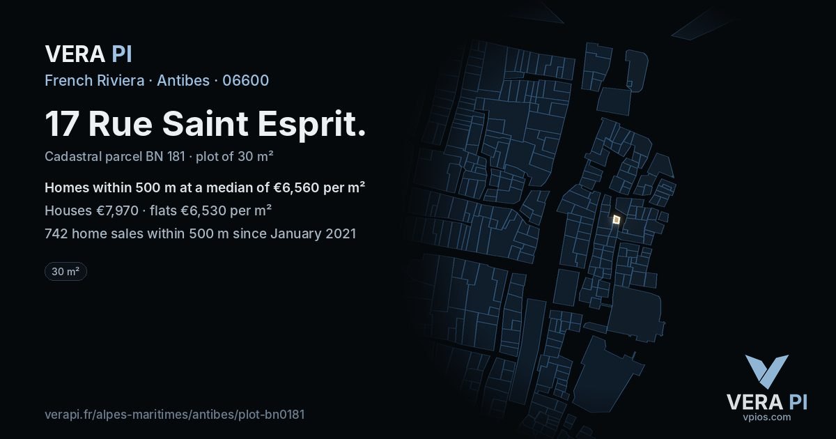 17 Rue Saint Esprit, Antibes at night – the plot lit, the parcels around coloured by the prices near them
