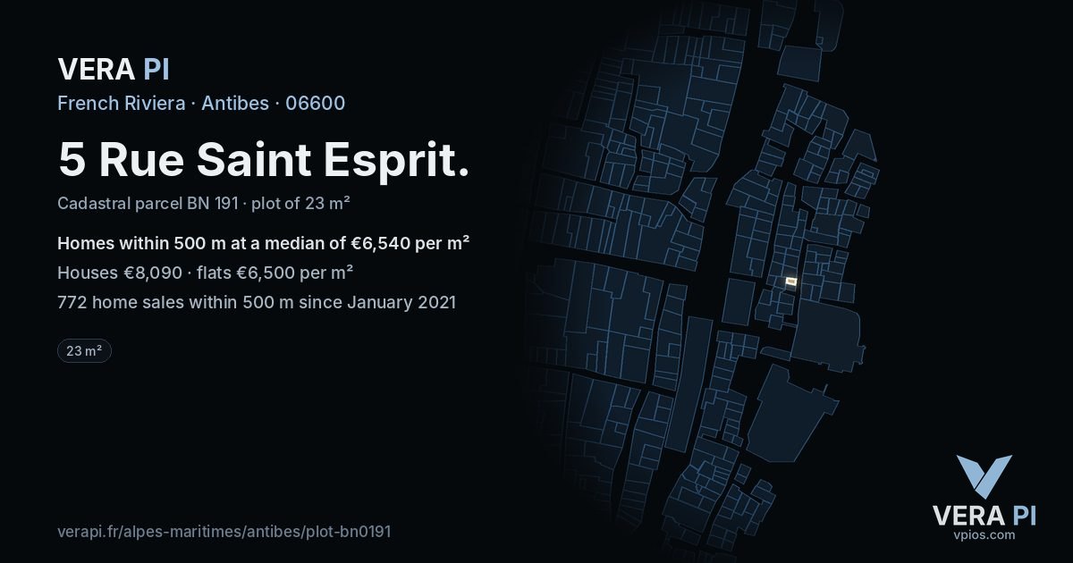 5 Rue Saint Esprit, Antibes at night – the plot lit, the parcels around coloured by the prices near them