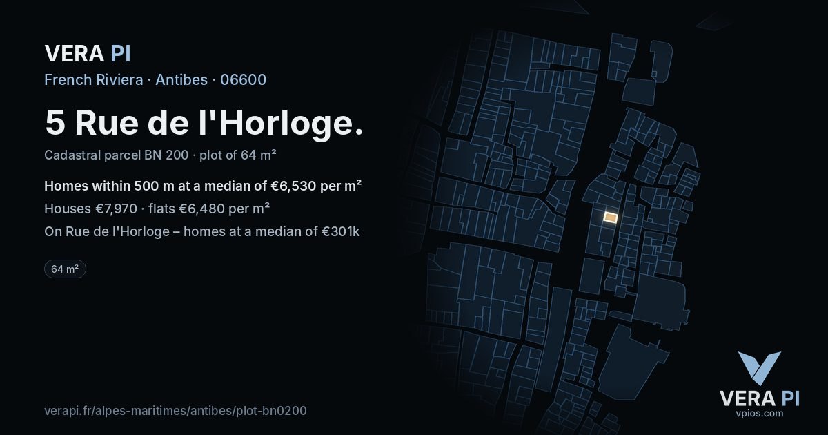 5 Rue de l'Horloge, Antibes at night – the plot lit, the parcels around coloured by the prices near them