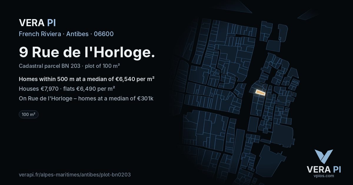 9 Rue de l'Horloge, Antibes at night – the plot lit, the parcels around coloured by the prices near them