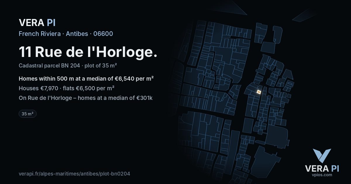 11 Rue de l'Horloge, Antibes at night – the plot lit, the parcels around coloured by the prices near them