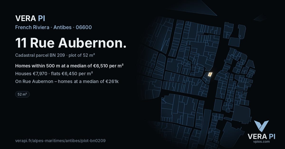 11 Rue Aubernon, Antibes at night – the plot lit, the parcels around coloured by the prices near them