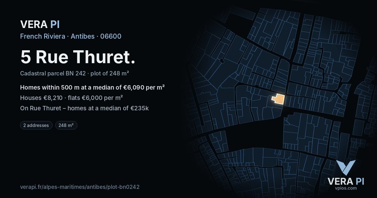 5 Rue Thuret, Antibes at night – the plot lit, the parcels around coloured by the prices near them