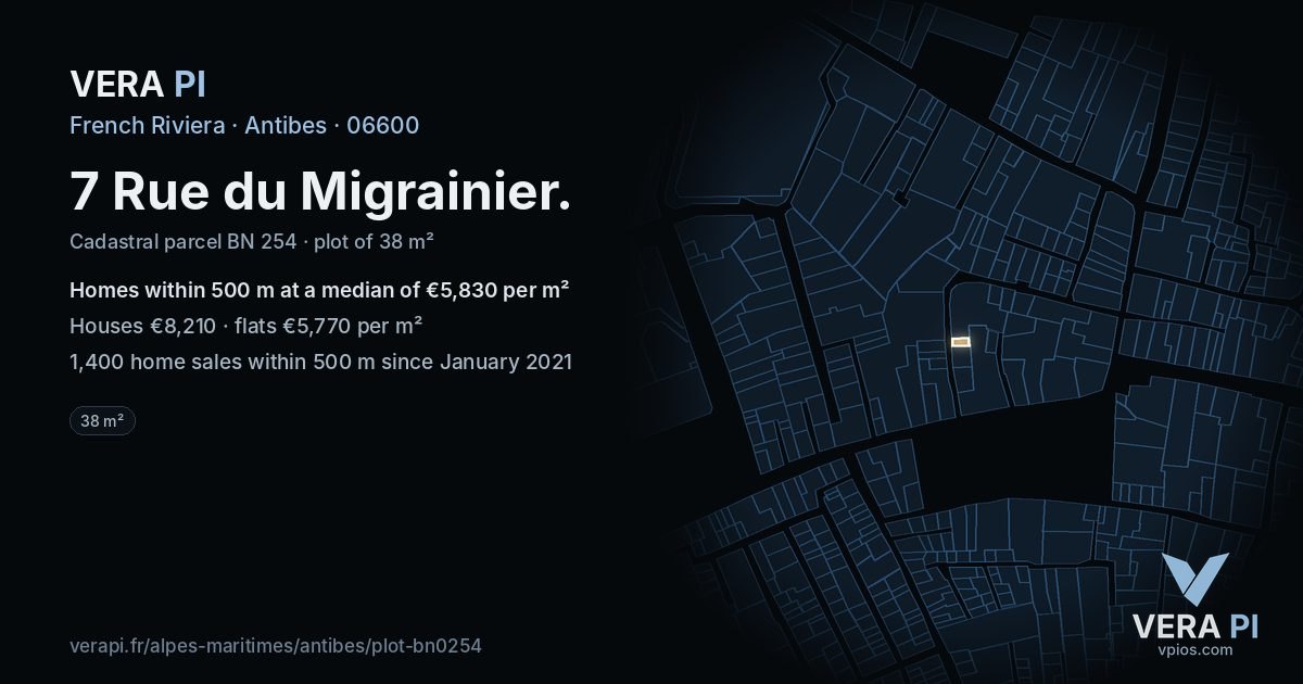 7 Rue du Migrainier, Antibes at night – the plot lit, the parcels around coloured by the prices near them