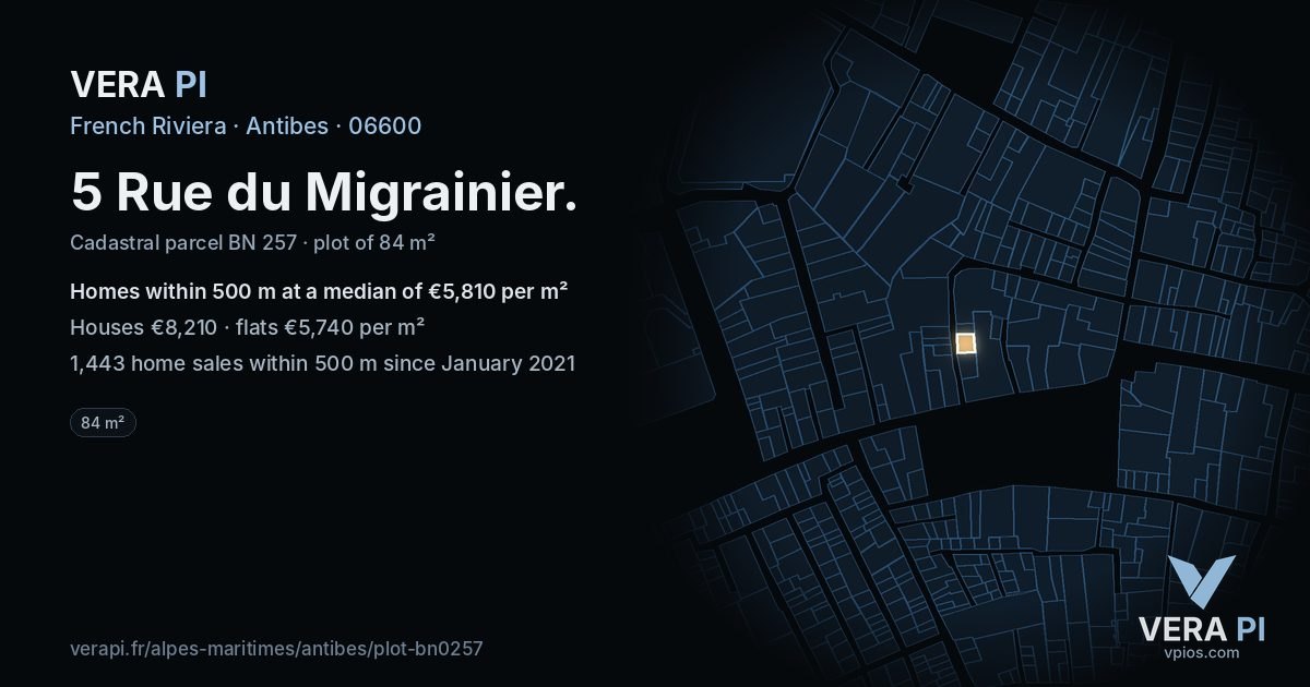 5 Rue du Migrainier, Antibes at night – the plot lit, the parcels around coloured by the prices near them