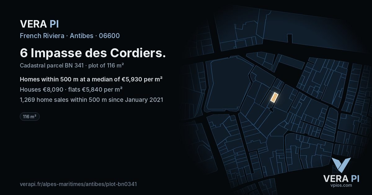 6 Impasse des Cordiers, Antibes at night – the plot lit, the parcels around coloured by the prices near them