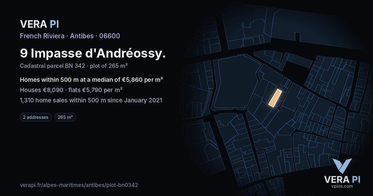 9 Impasse d'Andréossy, Antibes at night – the plot lit, the parcels around coloured by the prices near them
