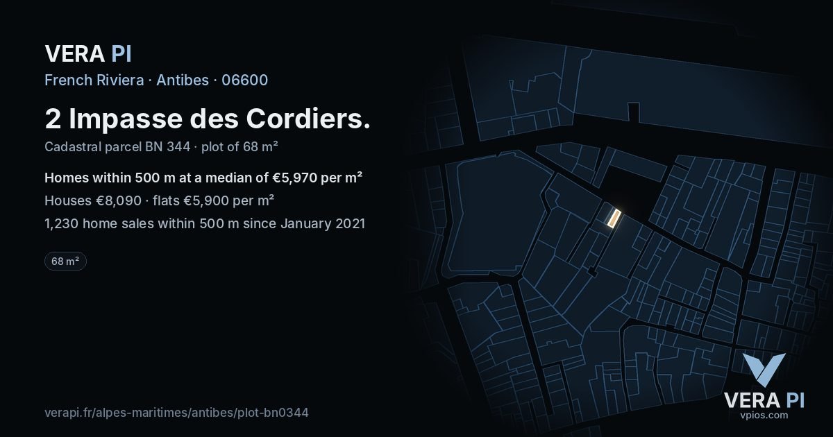 2 Impasse des Cordiers, Antibes at night – the plot lit, the parcels around coloured by the prices near them