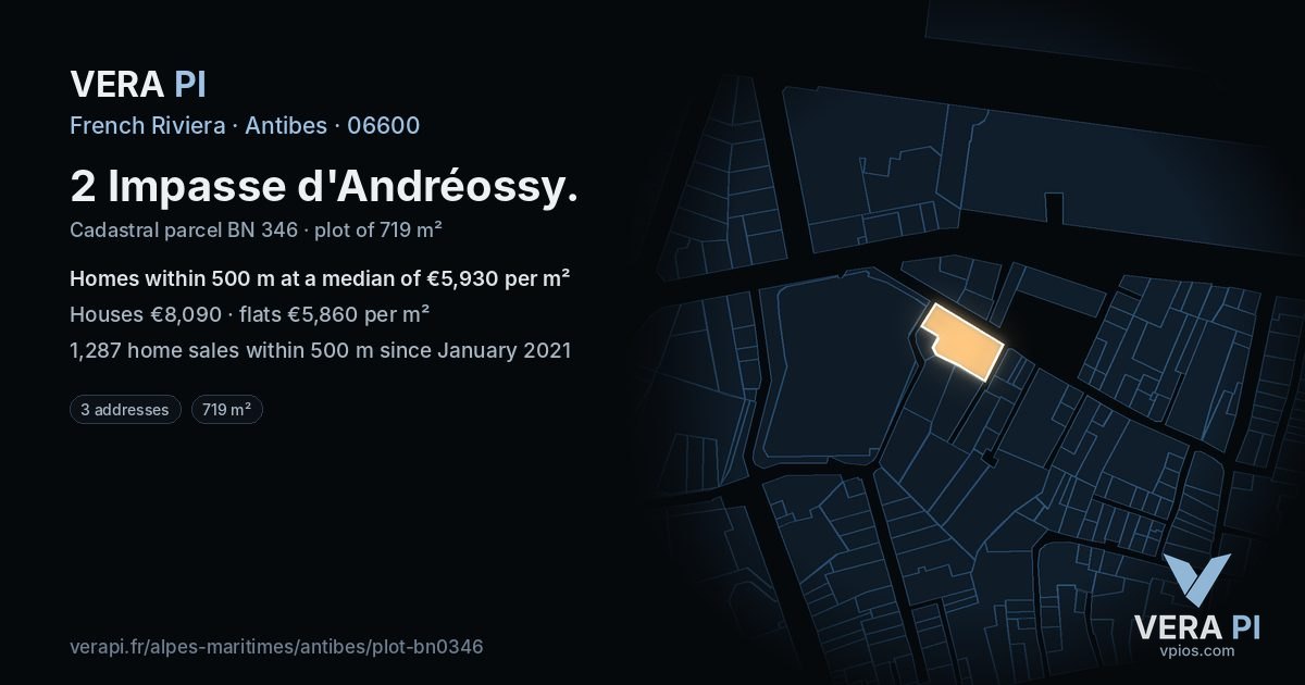 2 Impasse d'Andréossy, Antibes at night – the plot lit, the parcels around coloured by the prices near them