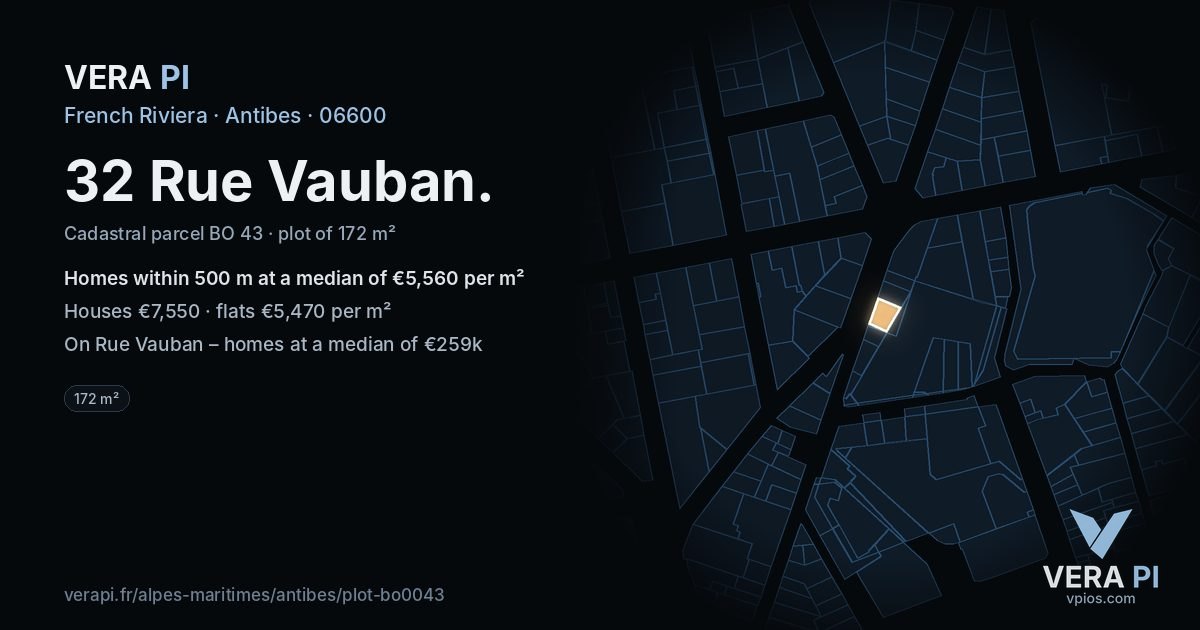 32 Rue Vauban, Antibes at night – the plot lit, the parcels around coloured by the prices near them