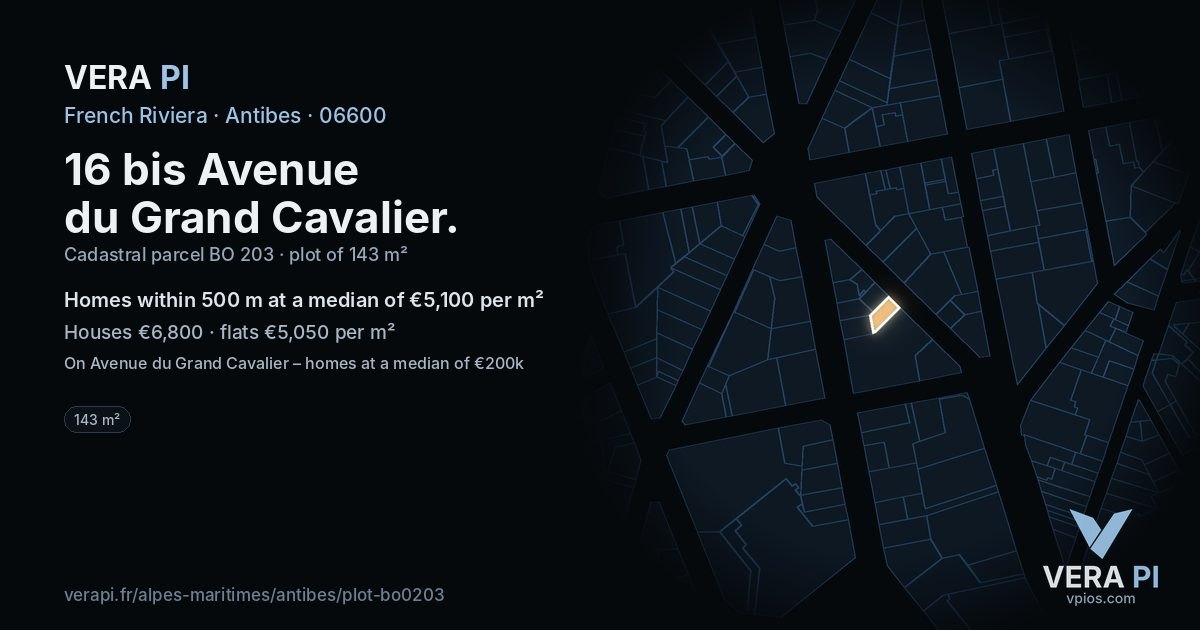 16 bis Avenue du Grand Cavalier, Antibes at night – the plot lit, the parcels around coloured by the prices near them