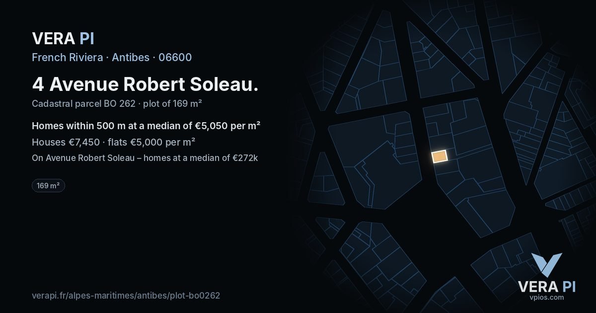 4 Avenue Robert Soleau, Antibes at night – the plot lit, the parcels around coloured by the prices near them
