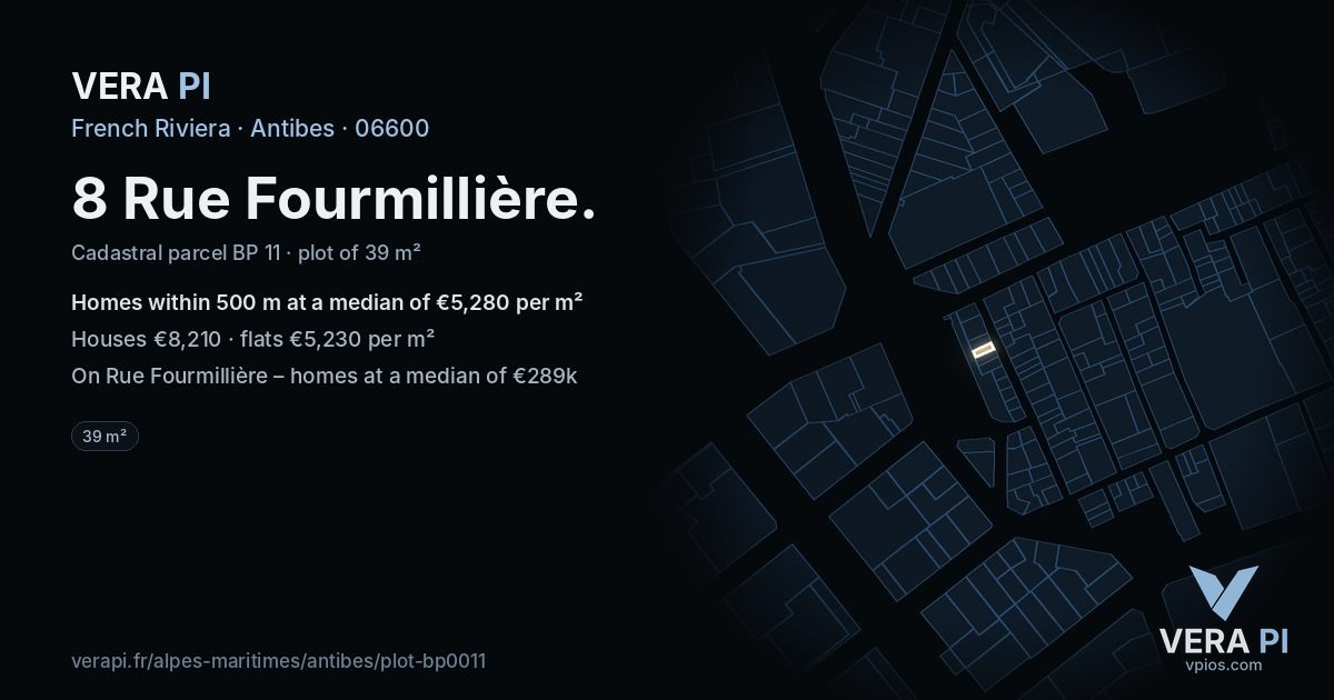 8 Rue Fourmillière, Antibes at night – the plot lit, the parcels around coloured by the prices near them