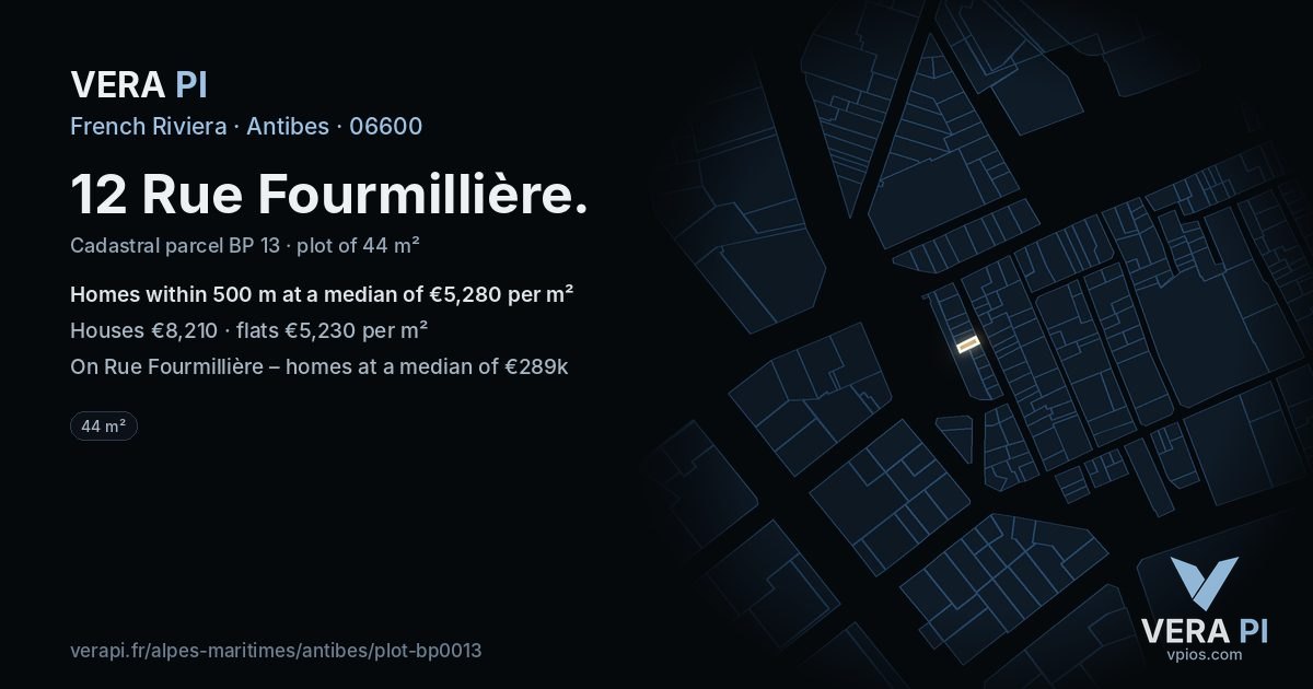 12 Rue Fourmillière, Antibes at night – the plot lit, the parcels around coloured by the prices near them