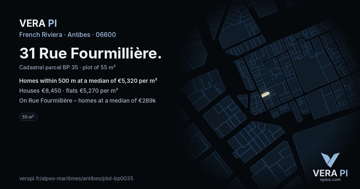 31 Rue Fourmillière, Antibes at night – the plot lit, the parcels around coloured by the prices near them
