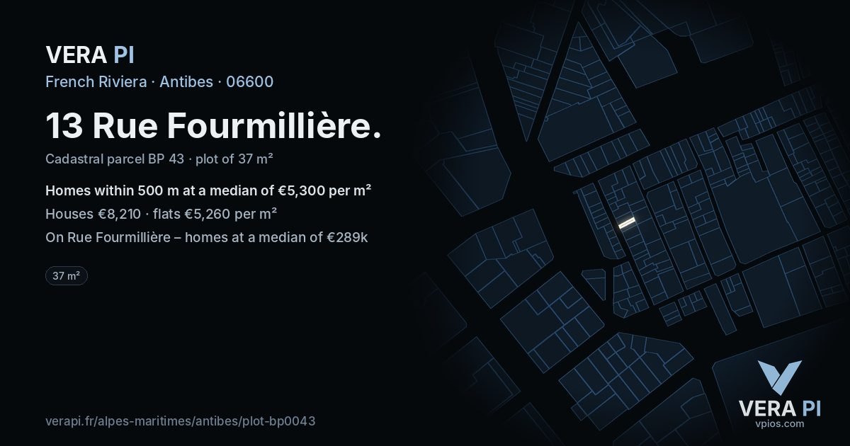13 Rue Fourmillière, Antibes at night – the plot lit, the parcels around coloured by the prices near them