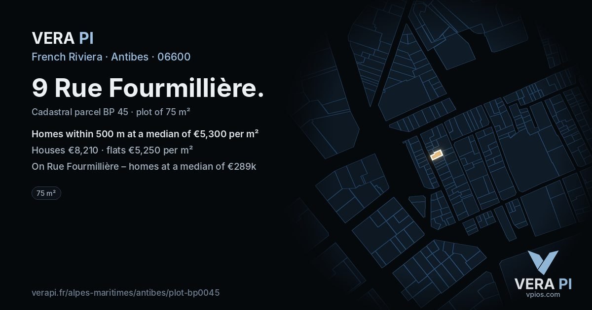 9 Rue Fourmillière, Antibes at night – the plot lit, the parcels around coloured by the prices near them